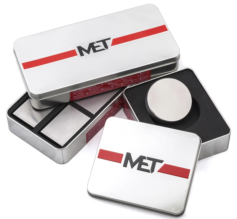 Упаковка с ложементом разработанная студией дизайна Кукумбер