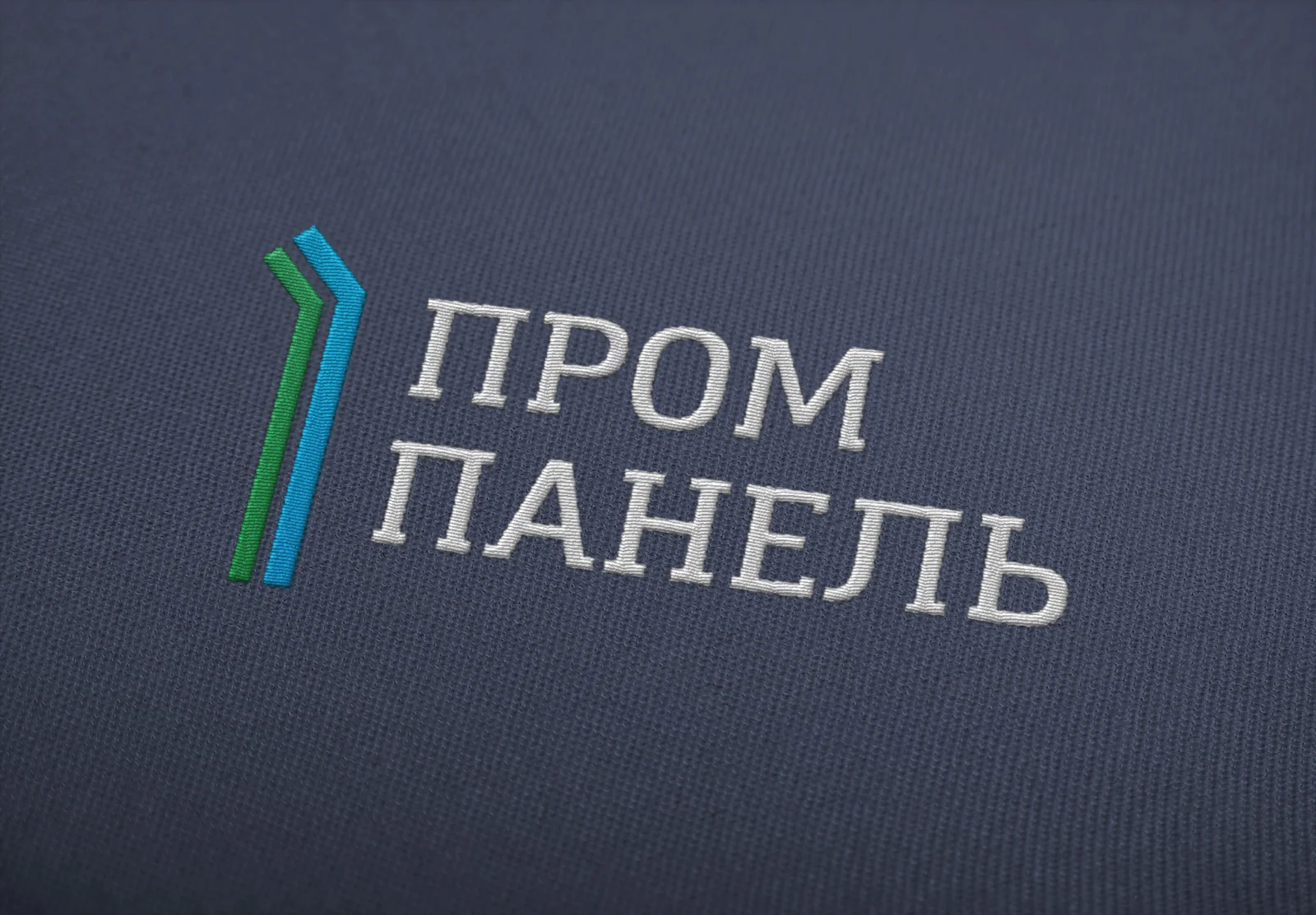 Демонстрация логотипа на одежде